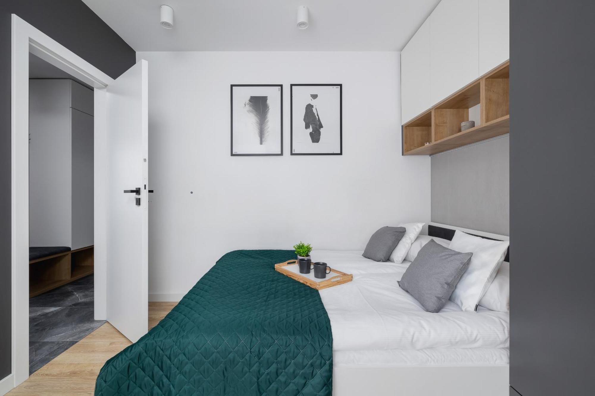 Elegant Apartment In Cracow With Balcony, Parking And Desk By Noclegi Renters كراكوفيا المظهر الخارجي الصورة