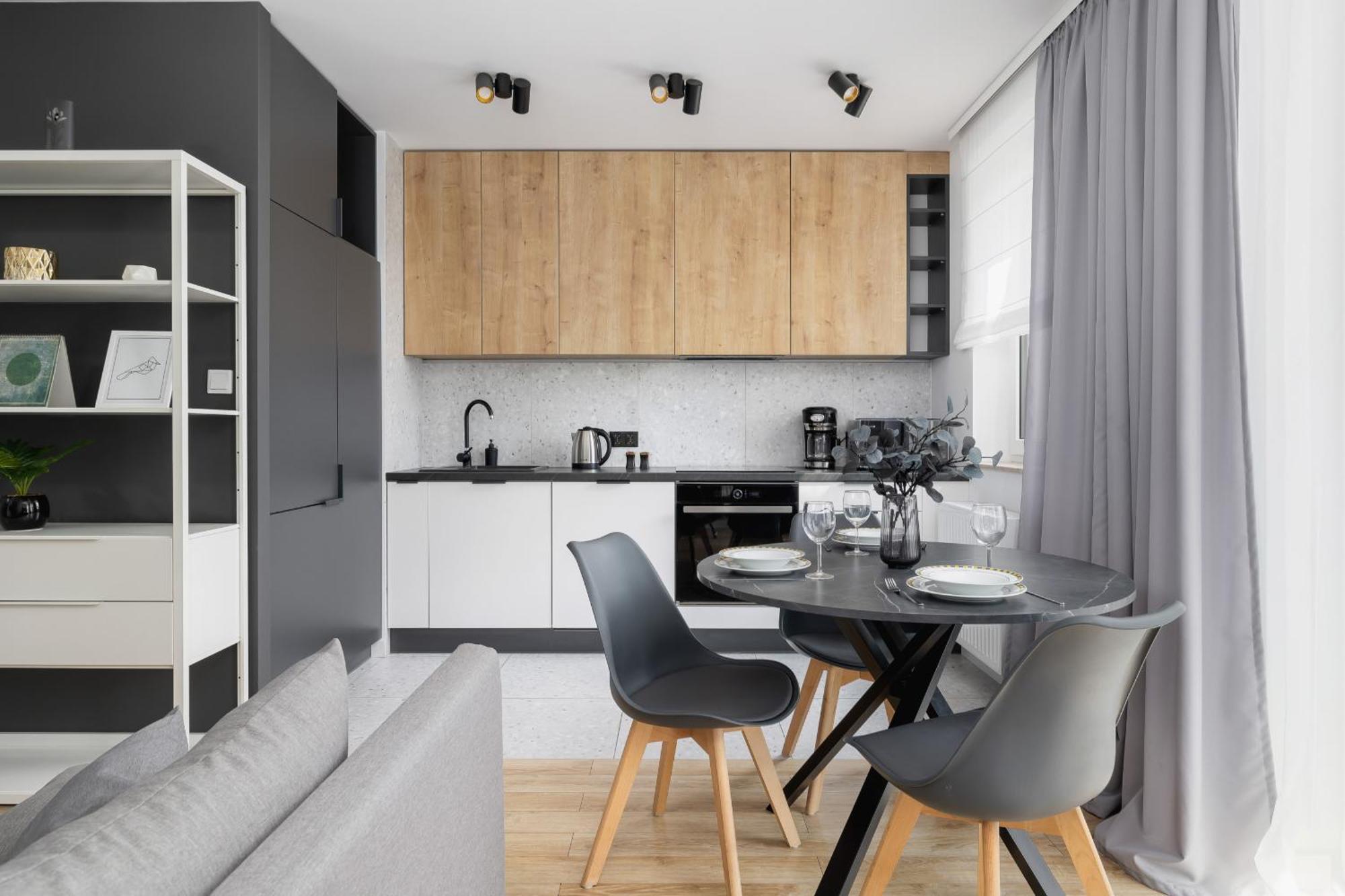 Elegant Apartment In Cracow With Balcony, Parking And Desk By Noclegi Renters كراكوفيا المظهر الخارجي الصورة