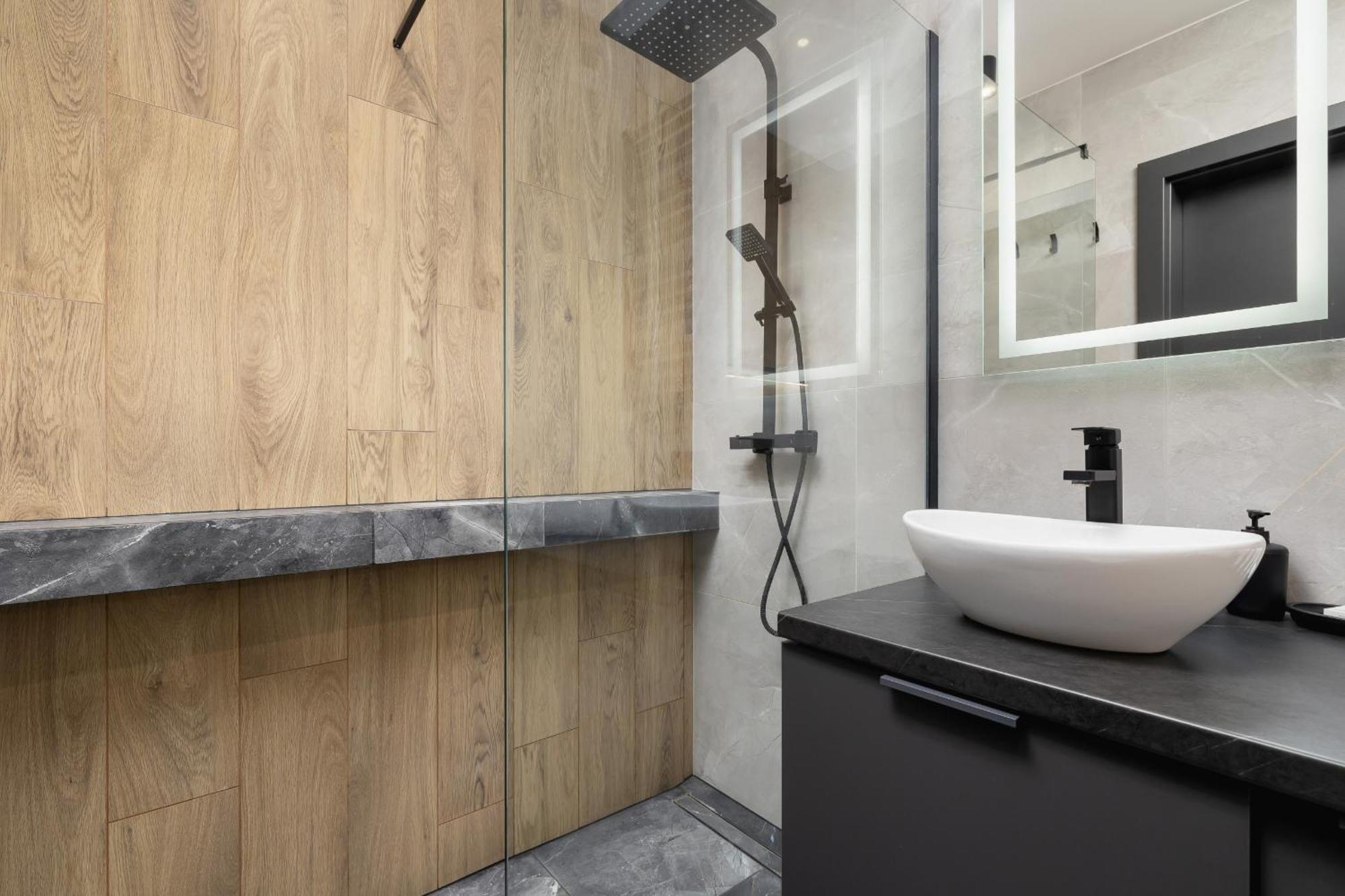 Elegant Apartment In Cracow With Balcony, Parking And Desk By Noclegi Renters كراكوفيا المظهر الخارجي الصورة