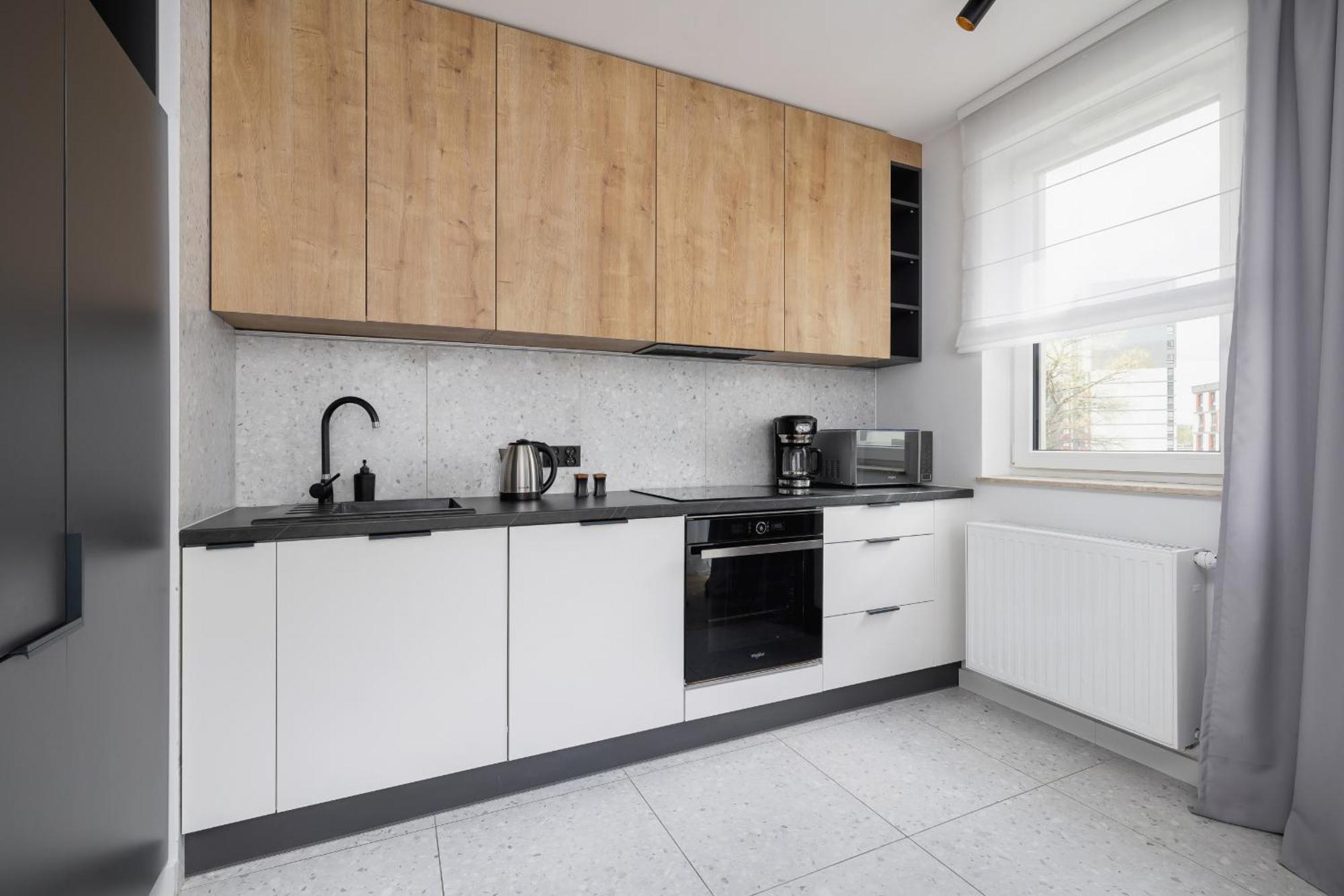 Elegant Apartment In Cracow With Balcony, Parking And Desk By Noclegi Renters كراكوفيا المظهر الخارجي الصورة